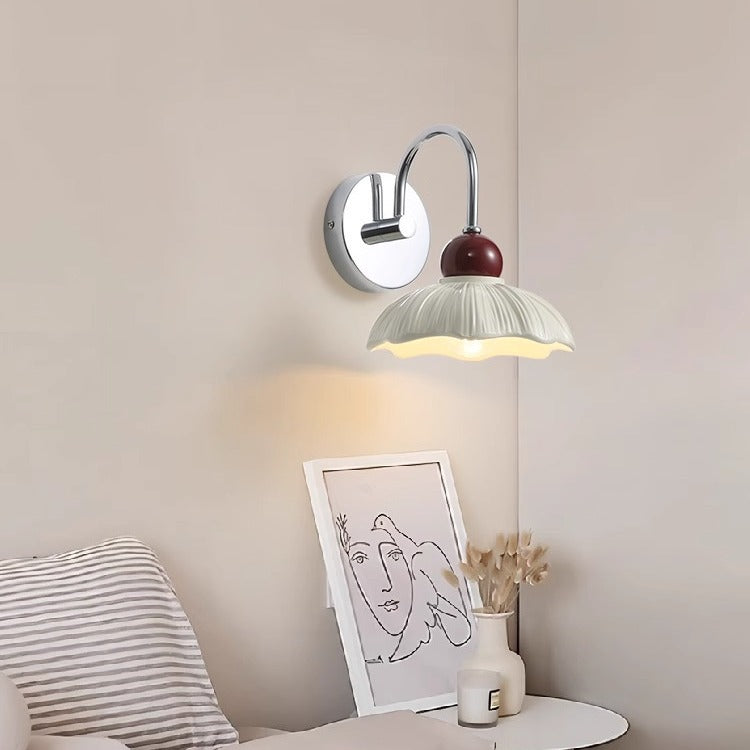 Modern Minimalist Round Flower Resin Shade Hardware Base 1-Light Wall Sconce Lamp For Living Room