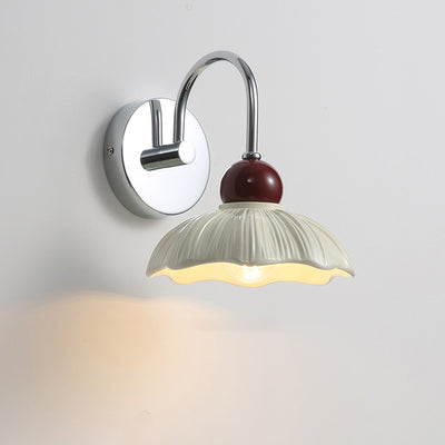 Modern Minimalist Round Flower Resin Shade Hardware Base 1-Light Wall Sconce Lamp For Living Room