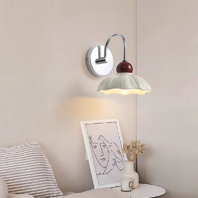 Modern Minimalist Round Flower Resin Shade Hardware Base 1-Light Wall Sconce Lamp For Living Room