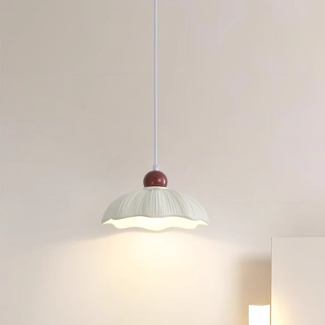 Moderne minimalistische runde Blumenharz-Schirm-Hardware-Basis 1-Licht-Pendelleuchte für Schlafzimmer 