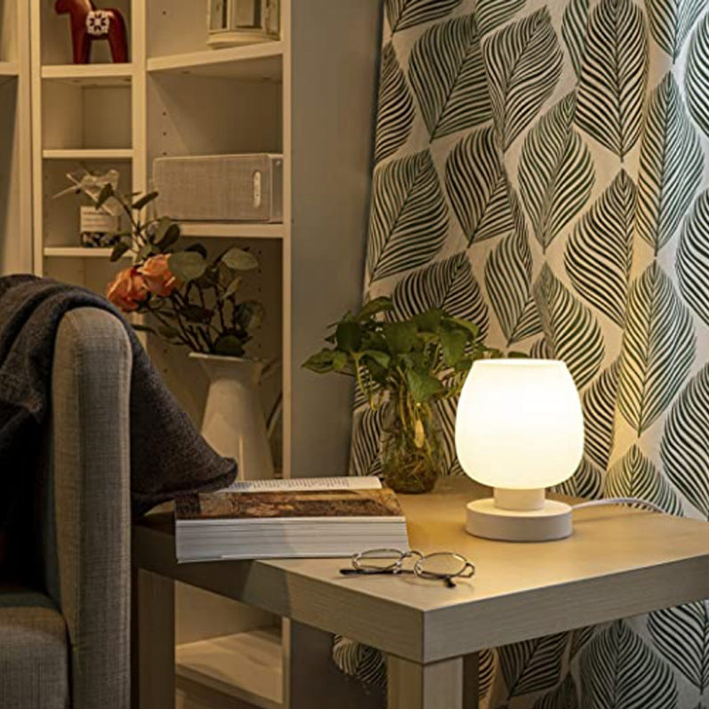 Moderne minimalistische runde Glasschirm Eisenbasis 1-Licht Tischlampe für Schlafzimmer 