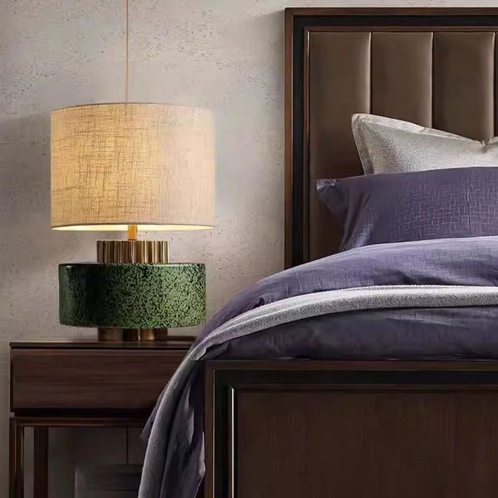 Moderne Art Deco Runde Zylinder Keramik Stoff 1-Licht Tischlampe für das Schlafzimmer 
