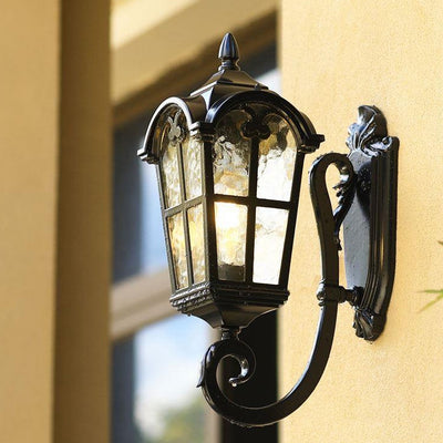 Applique murale extérieure en aluminium à dentelle quadrilatérale européenne traditionnelle avec verre imprimé 1 lumière pour jardin 