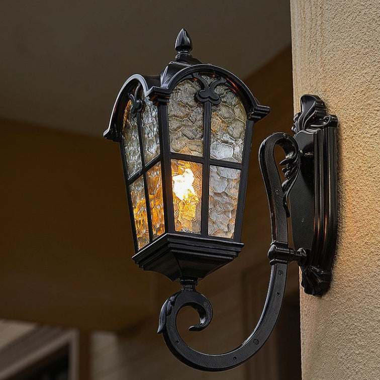 Applique murale extérieure en aluminium à dentelle quadrilatérale européenne traditionnelle avec verre imprimé 1 lumière pour jardin 