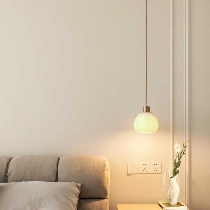 Moderne minimalistische Blumenbecherform Messingglas 1-Licht Pendelleuchte für Schlafzimmer 