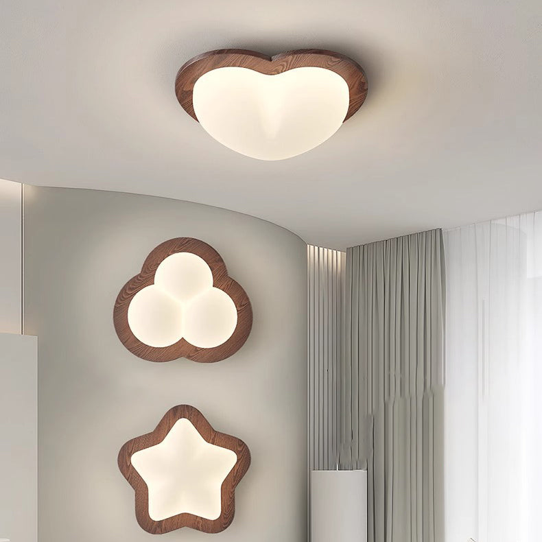Luz de techo LED de montaje empotrado con pantalla de PE de madera en forma de corazón estrella creativa contemporánea para dormitorio 