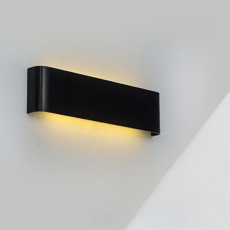 Moderne minimalistische rechteckige Aluminium-LED-Wandleuchte für das Wohnzimmer 