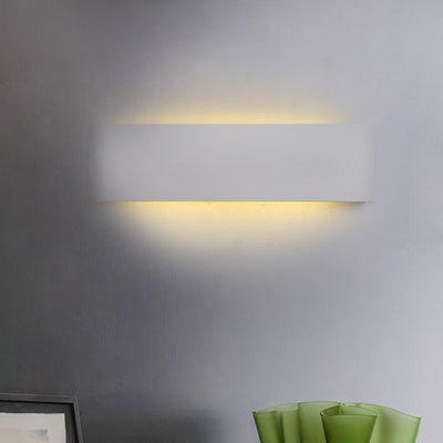 Moderne minimalistische rechteckige Aluminium-LED-Wandleuchte für das Wohnzimmer 
