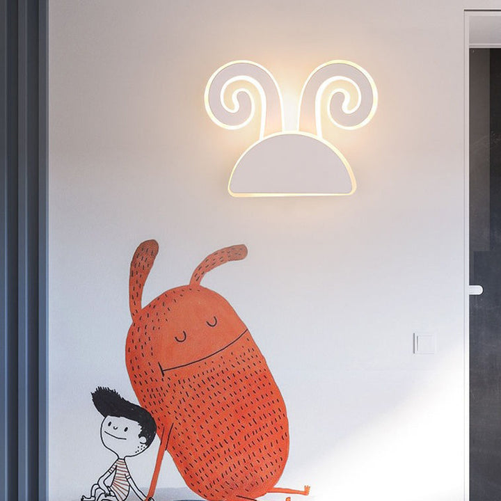 Zeitgenössische kreative halbrunde Geweih-Hasenohren Eisen PVC LED Wandleuchte für das Schlafzimmer 
