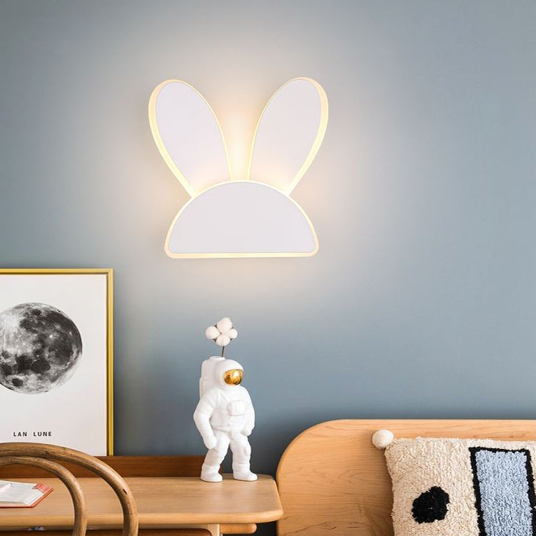 Applique murale LED en fer PVC avec oreilles de lapin et bois de cerf demi-rond créatif contemporain pour chambre 