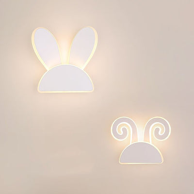 Applique murale LED en fer PVC avec oreilles de lapin et bois de cerf demi-rond créatif contemporain pour chambre 