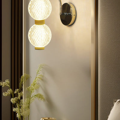 Moderne minimalistische gebogene Stange Globus Eisen Acryl LED Wandleuchte für Wohnzimmer 