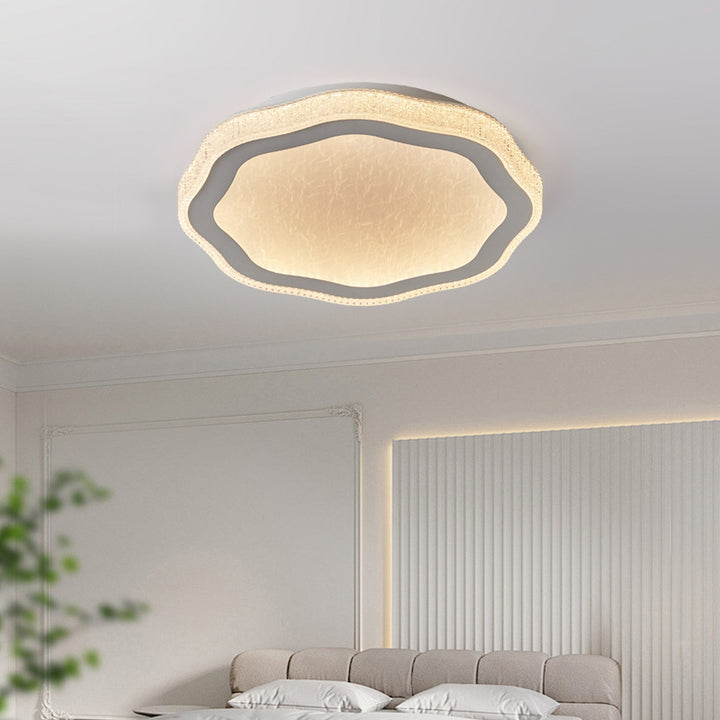 Moderne minimalistische unregelmäßige runde Blumen-LED-Deckenleuchte aus Eisen, Acryl und Kristall für das Schlafzimmer 