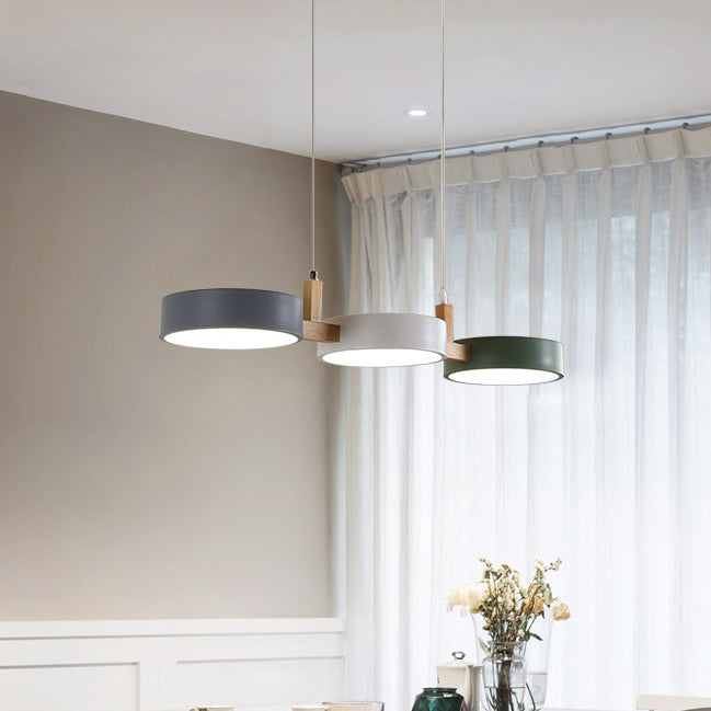 Lustre contemporain nordique rond en fer, acrylique et bois avec LED pour salle à manger 