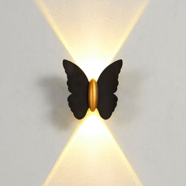 مصباح حائط LED من الألومنيوم المقاوم للماء بتصميم فراشة عصري بسيط للفناء الخارجي 
