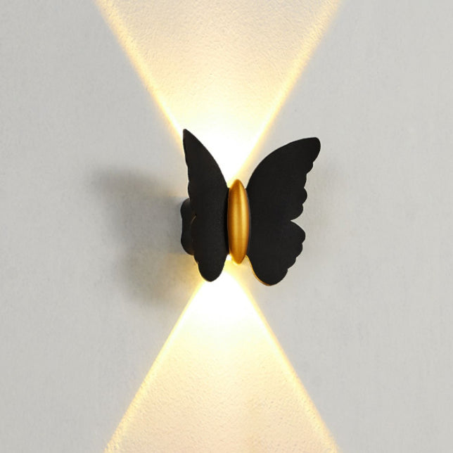 مصباح حائط LED من الألومنيوم المقاوم للماء بتصميم فراشة عصري بسيط للفناء الخارجي 