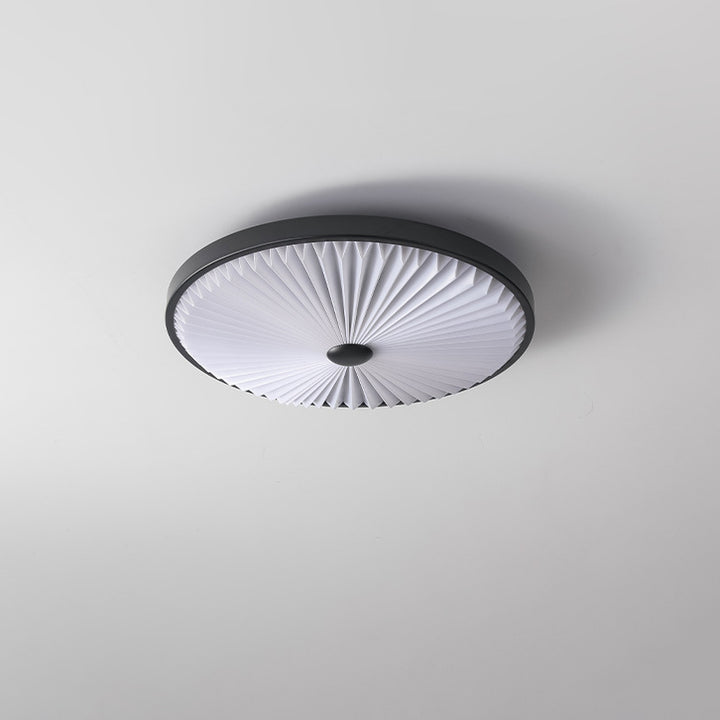 モダンミニマリストラウンドプリーツアイアンPVC LEDフラッシュマウントシーリングライト寝室用 