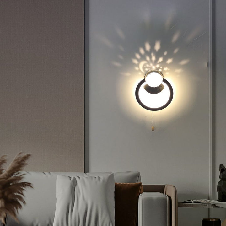 Zeitgenössische nordische runde Globus Eisen Aluminium Acryl LED Wandleuchte für Schlafzimmer 