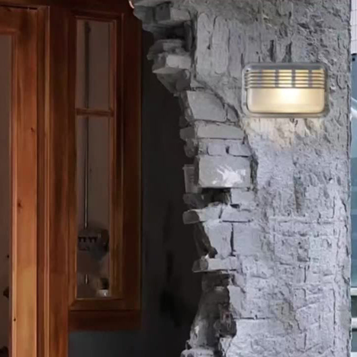 Zeitgenössische industrielle rechteckige Aluminium-Glas 1-Licht-Wandleuchte für das Wohnzimmer 