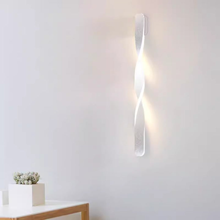 Applique murale LED en spirale minimaliste moderne en fer et aluminium pour chambre à coucher 