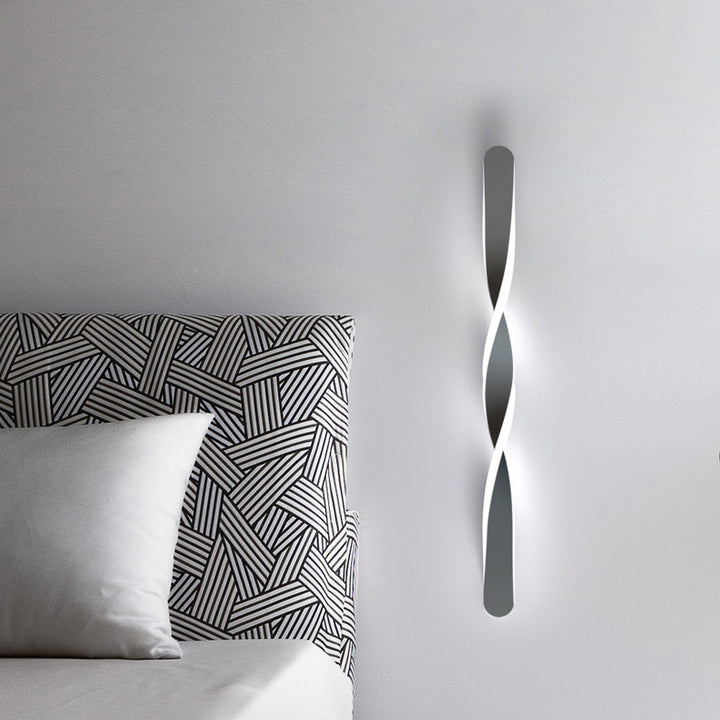 Applique murale LED en spirale minimaliste moderne en fer et aluminium pour chambre à coucher 