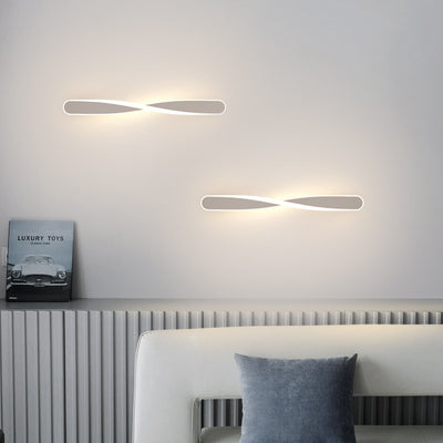 Moderne minimalistische Spiral-Twist-Wandleuchte aus langem Eisen und Aluminium mit LED für das Schlafzimmer 