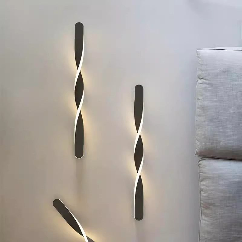 Applique murale LED en spirale minimaliste moderne en fer et aluminium pour chambre à coucher 