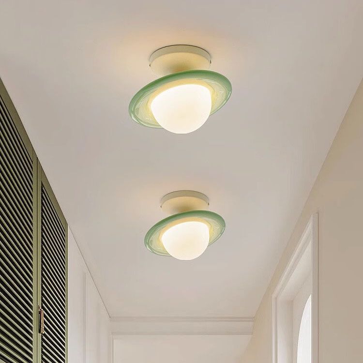 Plafonnier semi-encastré LED en résine de verre en acier au carbone cercle globe créatif contemporain pour couloir 