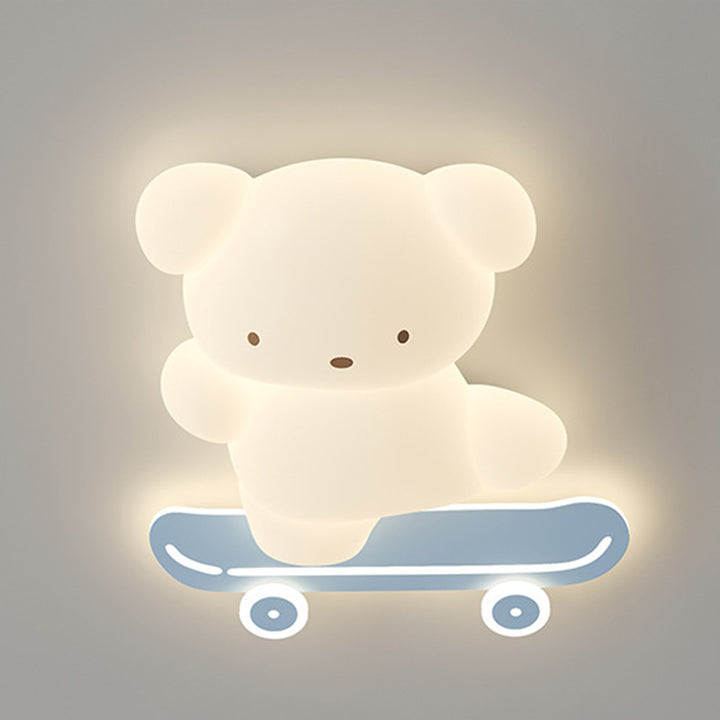 Lustre de plafond à montage affleurant LED PE en fer avec ours sur skateboard pour chambre d'enfants créatifs contemporaine 