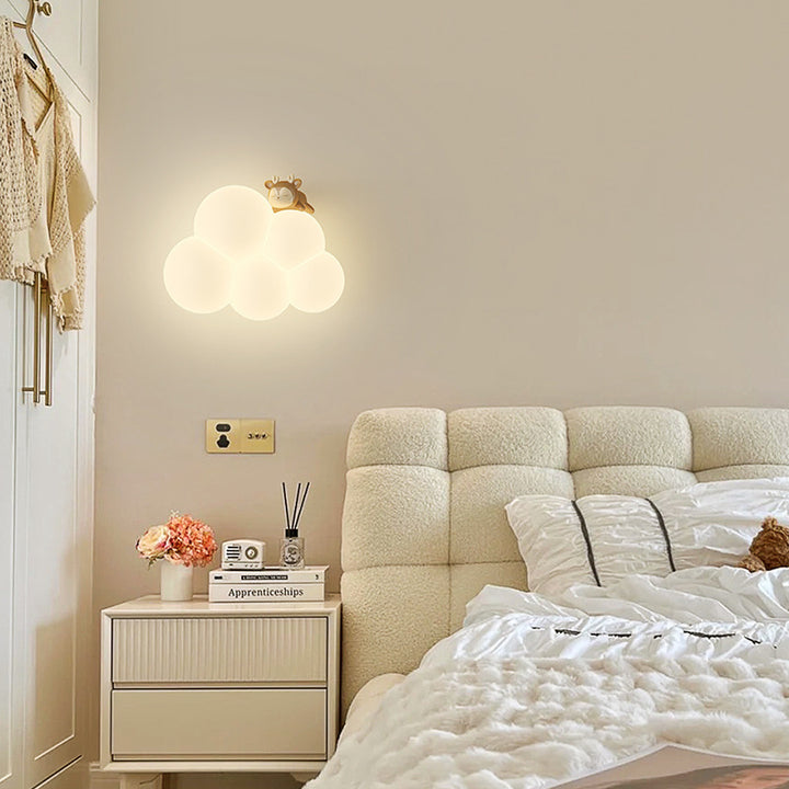 Moderne minimalistische runde Wolkenform Tier Eisen PE Schirm LED Wandleuchte für Schlafzimmer 