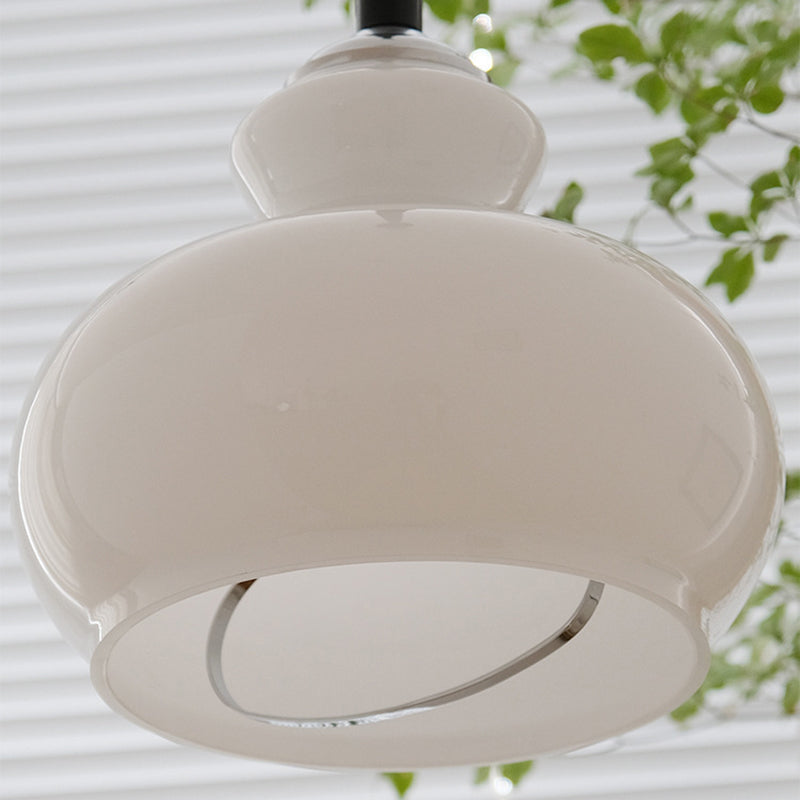 Lampe suspendue contemporaine rétro crème ovale ronde en fer avec abat-jour en verre à 1 lumière pour salon 