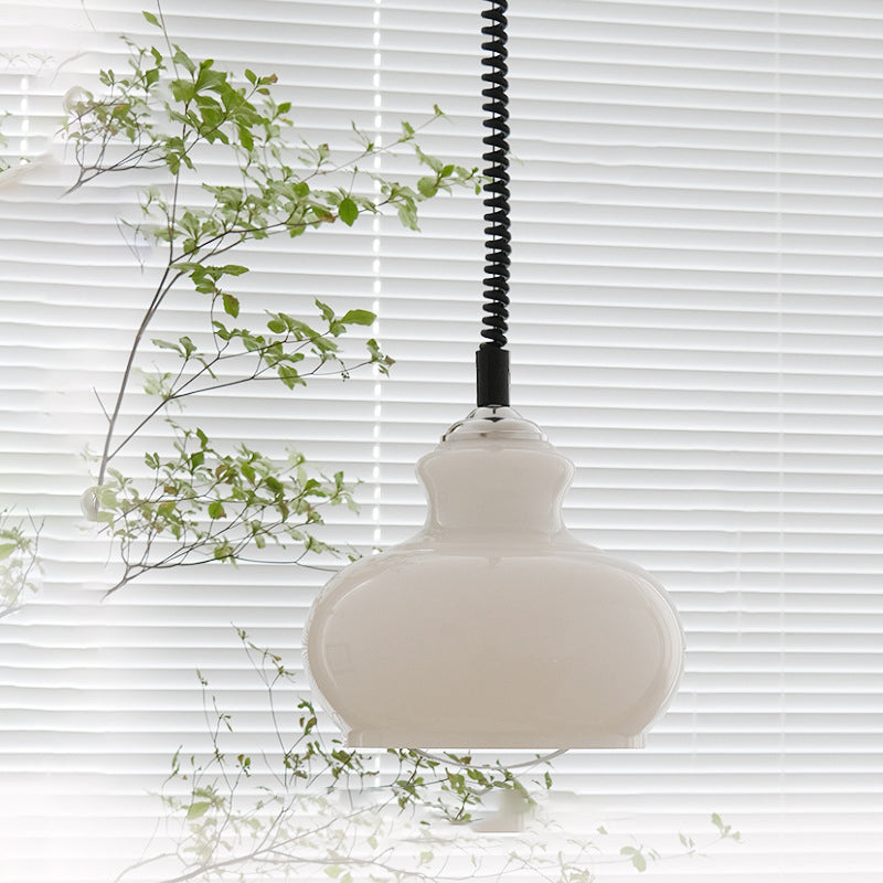 Lampe suspendue contemporaine rétro crème ovale ronde en fer avec abat-jour en verre à 1 lumière pour salon 