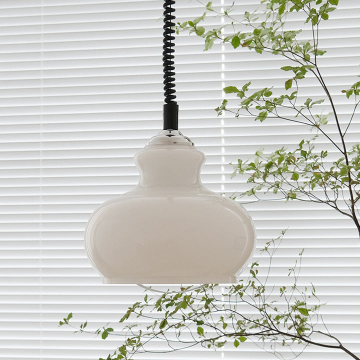 Lampe suspendue contemporaine rétro crème ovale ronde en fer avec abat-jour en verre à 1 lumière pour salon 