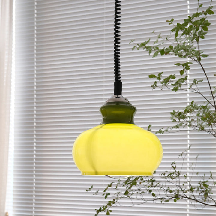 Lampe suspendue contemporaine rétro crème ovale ronde en fer avec abat-jour en verre à 1 lumière pour salon 