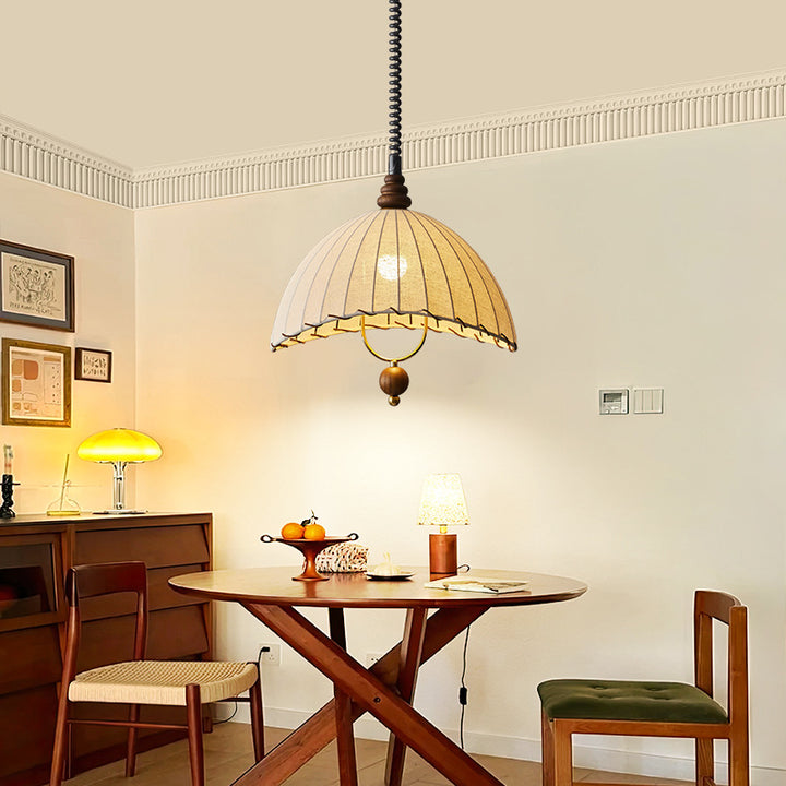 Lámpara colgante de 1 luz con pantalla de tela de vidrio en forma de pétalo de cúpula ovalada redonda tradicional francesa, estructura de madera y herrajes para sala de estar 