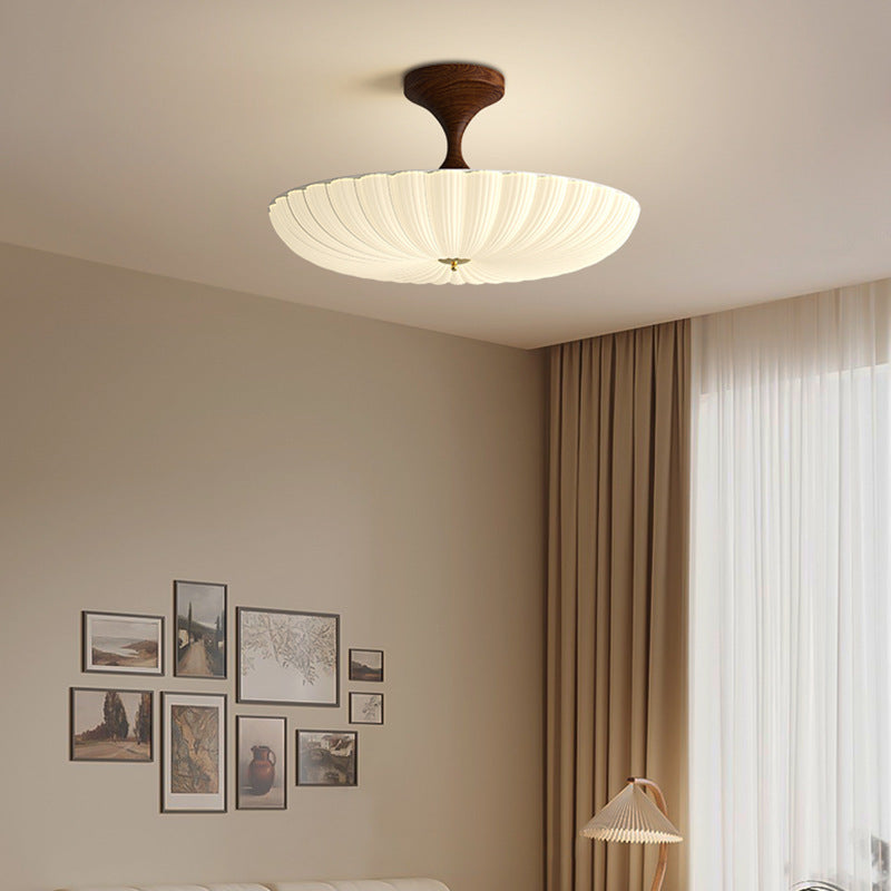 Zeitgenössische nordische runde gestreifte Acrylschirm Eisenrahmen LED Semi-Flush Mount Deckenleuchte für Schlafzimmer 