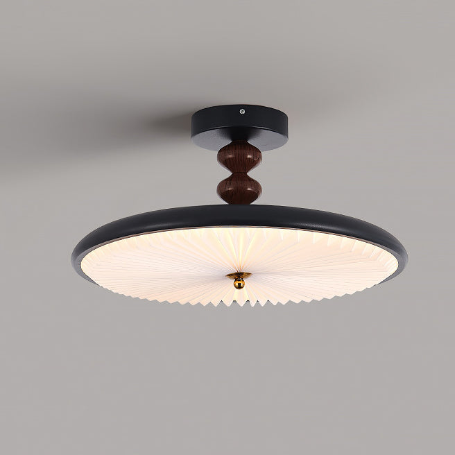 Plafonnier semi-encastré à LED avec abat-jour en PVC plissé et cadre en fer à perles rondes rétro contemporain pour chambre 