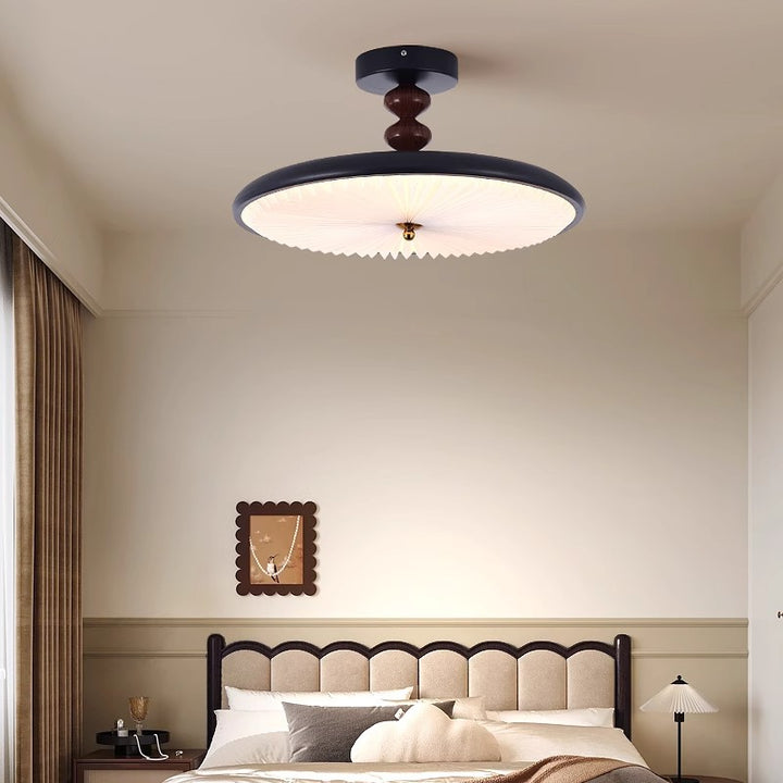Plafonnier semi-encastré à LED avec abat-jour en PVC plissé et cadre en fer à perles rondes rétro contemporain pour chambre 