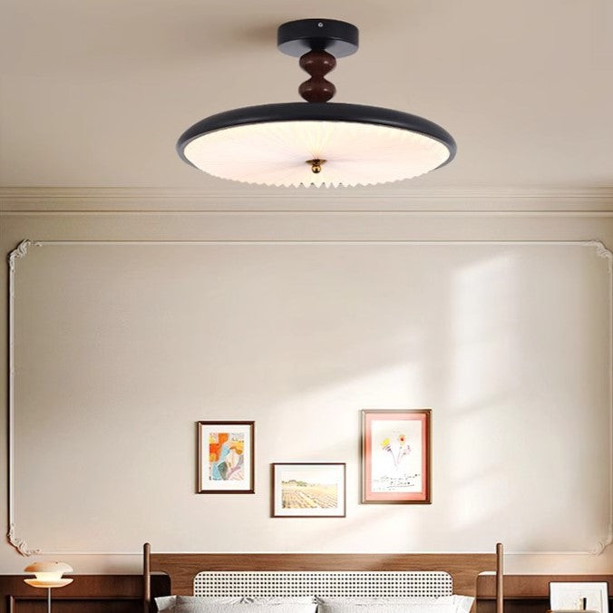 Plafonnier semi-encastré à LED avec abat-jour en PVC plissé et cadre en fer à perles rondes rétro contemporain pour chambre 