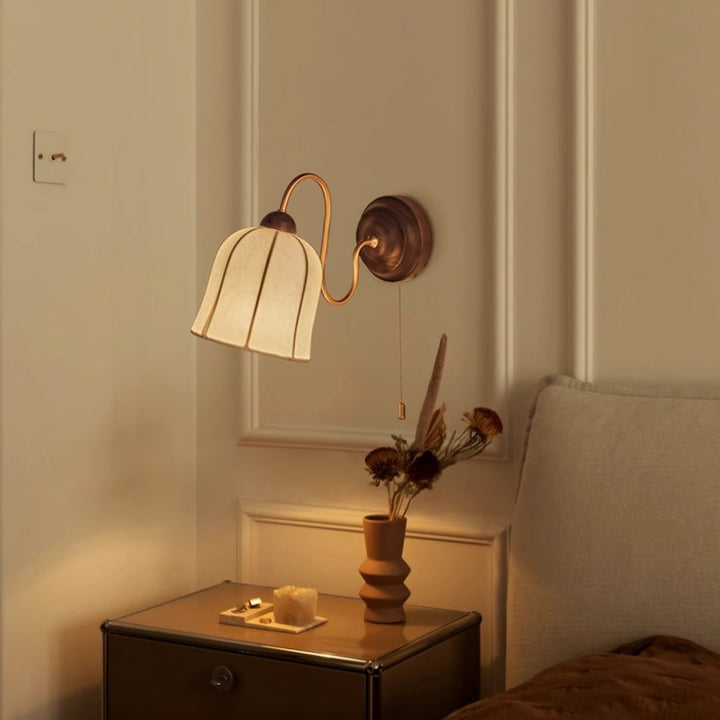 Lámpara de Aplique de Pared de 1 Luz con Pantalla de Tela de Madera y Hierro en Forma de Cúpula Redonda Tradicional Francesa para Sala de Estar 