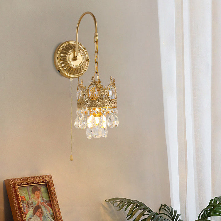 Applique murale en fer et cristal à couronne ronde traditionnelle française à 1 lumière pour salon 