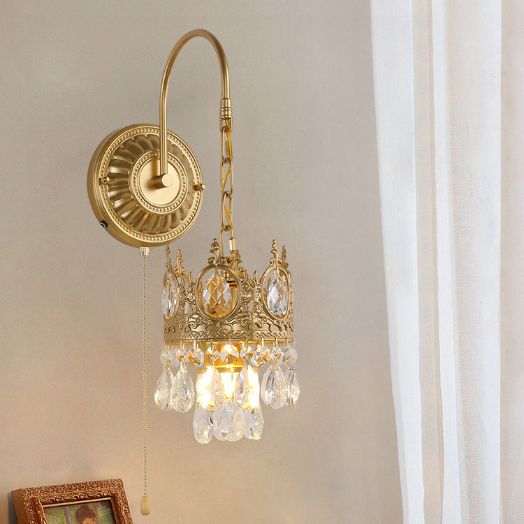 Applique murale en fer et cristal à couronne ronde traditionnelle française à 1 lumière pour salon 