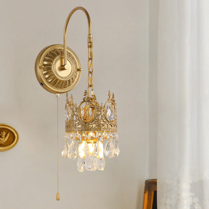 Applique murale en fer et cristal à couronne ronde traditionnelle française à 1 lumière pour salon 