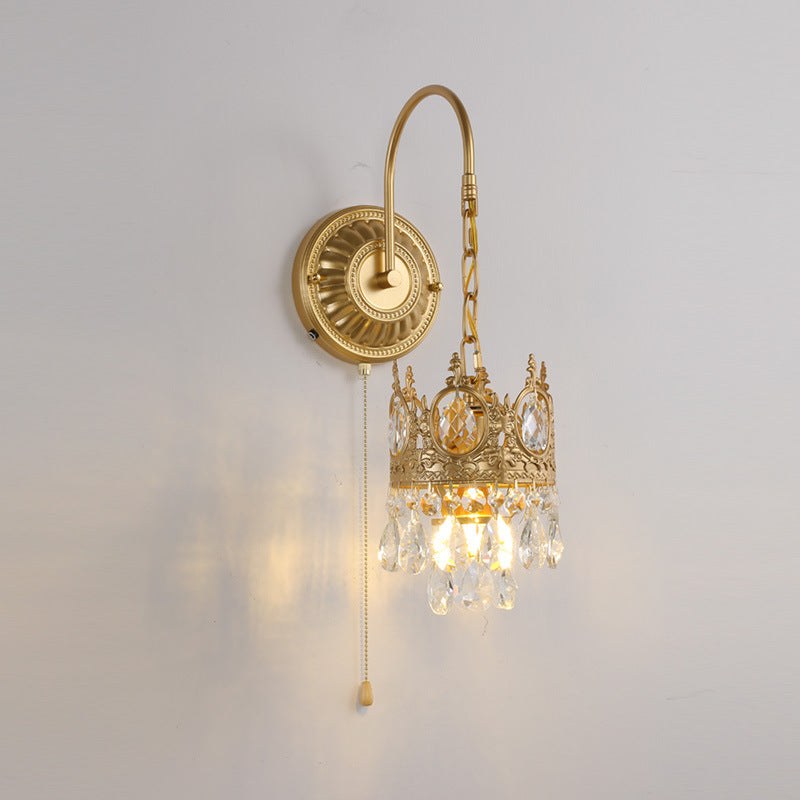 Applique murale en fer et cristal à couronne ronde traditionnelle française à 1 lumière pour salon 