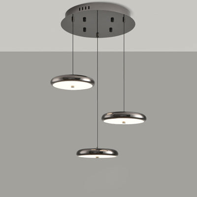 Zeitgenössischer nordischer runder Frisbee-förmiger Hardware-Acryl-LED-Insel-Licht-Kronleuchter für das Esszimmer 