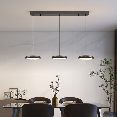 Zeitgenössischer nordischer runder Frisbee-förmiger Hardware-Acryl-LED-Insel-Licht-Kronleuchter für das Esszimmer 