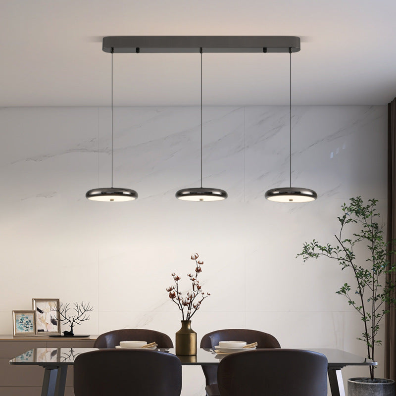 Zeitgenössischer nordischer runder Frisbee-förmiger Hardware-Acryl-LED-Insel-Licht-Kronleuchter für das Esszimmer 