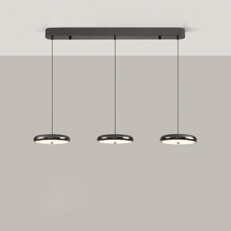 Zeitgenössischer nordischer runder Frisbee-förmiger Hardware-Acryl-LED-Insel-Licht-Kronleuchter für das Esszimmer 