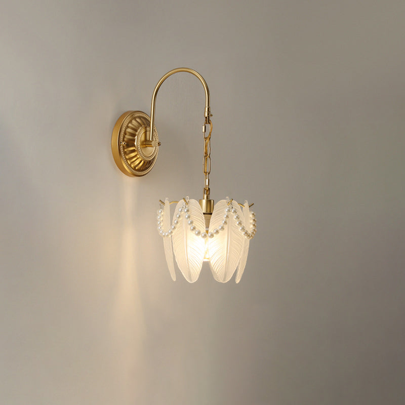Lámpara de pared de 1 luz de hierro con pantalla de vidrio en forma de concha de hoja de flor redonda curva francesa tradicional para sala de estar 