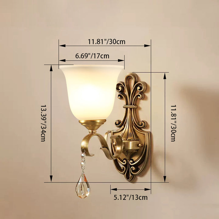 Traditionelle europäische gebogene Stange geschnitzte runde Becherform Messing Kristallglas 1/2 Licht Wandleuchte für Wohnzimmer 
